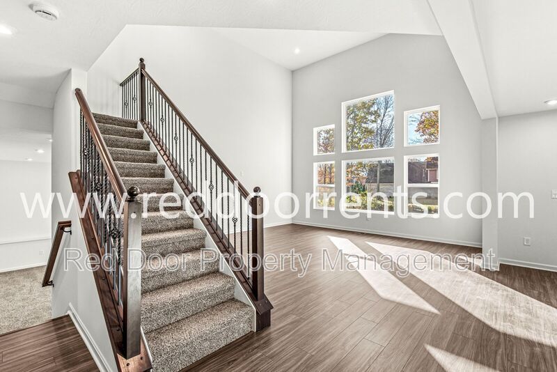 Bright & Modern Brand New Home with Over 4,300 sq ft in Avon property image