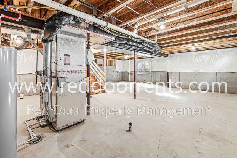 Bright & Modern Brand New Home with Over 4,300 sq ft in Avon property image