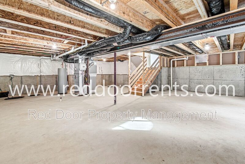 Bright & Modern Brand New Home with Over 4,300 sq ft in Avon property image