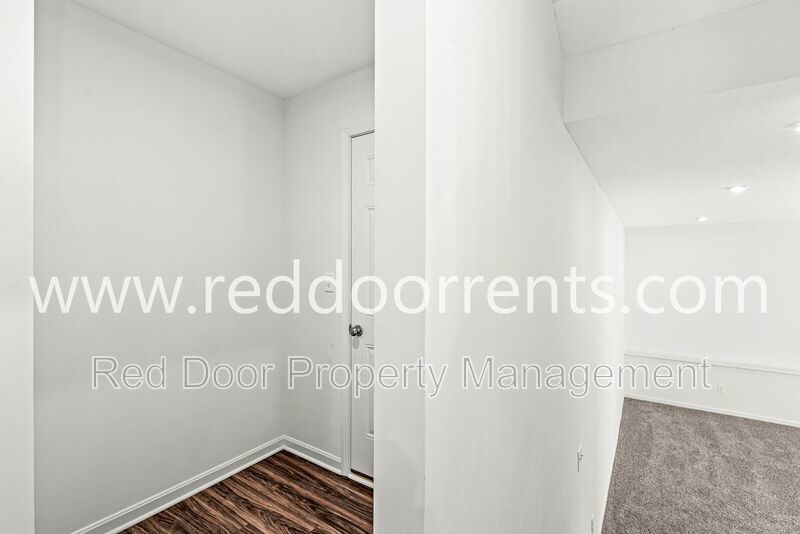 Bright & Modern Brand New Home with Over 4,300 sq ft in Avon property image