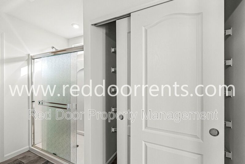 Bright & Modern Brand New Home with Over 4,300 sq ft in Avon property image