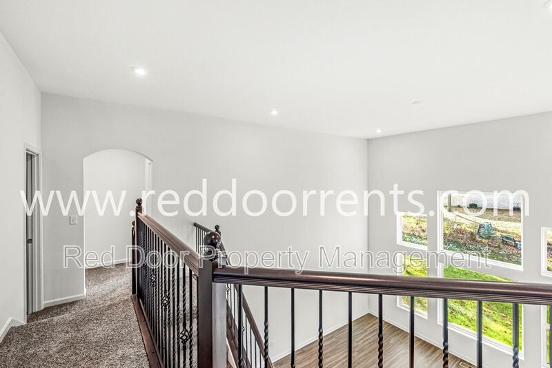 Bright & Modern Brand New Home with Over 4,300 sq ft in Avon property image