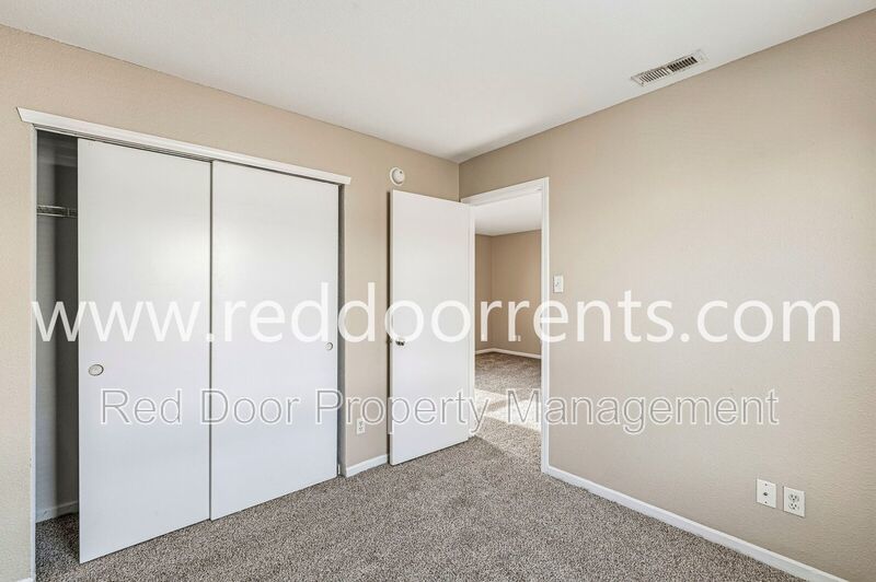 Spacious 3-Bedroom Home at 10227 Cumberland Pointe Blvd property image