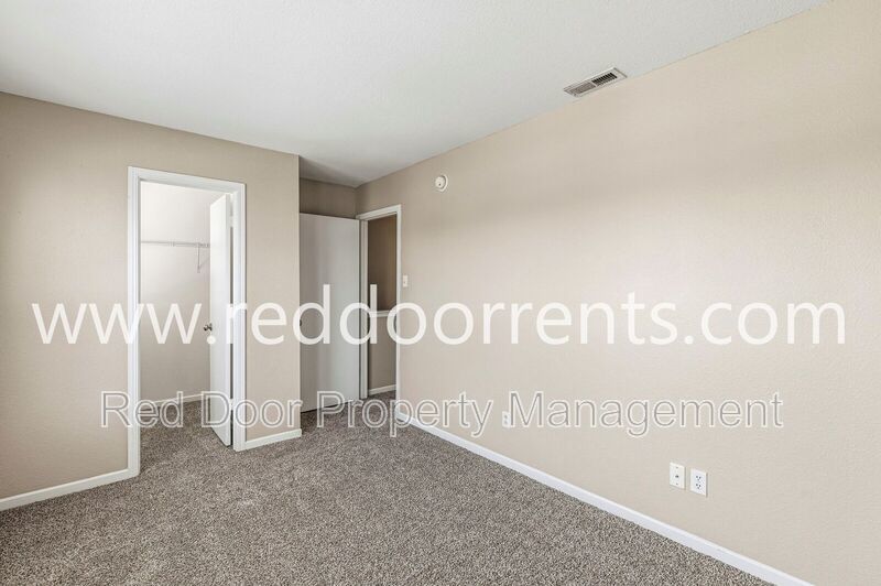 Spacious 3-Bedroom Home at 10227 Cumberland Pointe Blvd property image