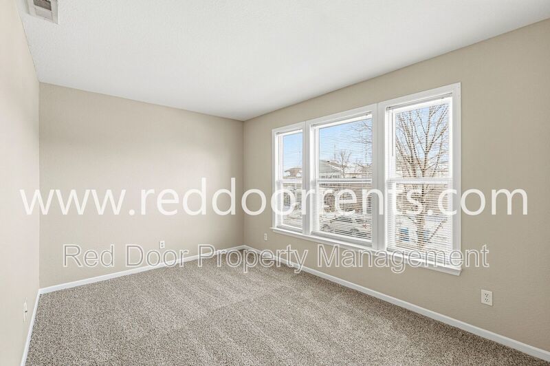 Spacious 3-Bedroom Home at 10227 Cumberland Pointe Blvd property image